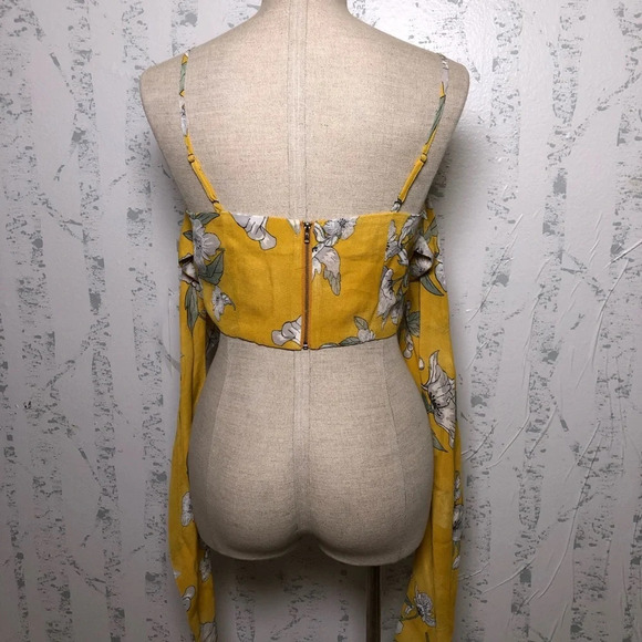 Chriselle X JOA floral wrap crop top - Picture 6 of 6